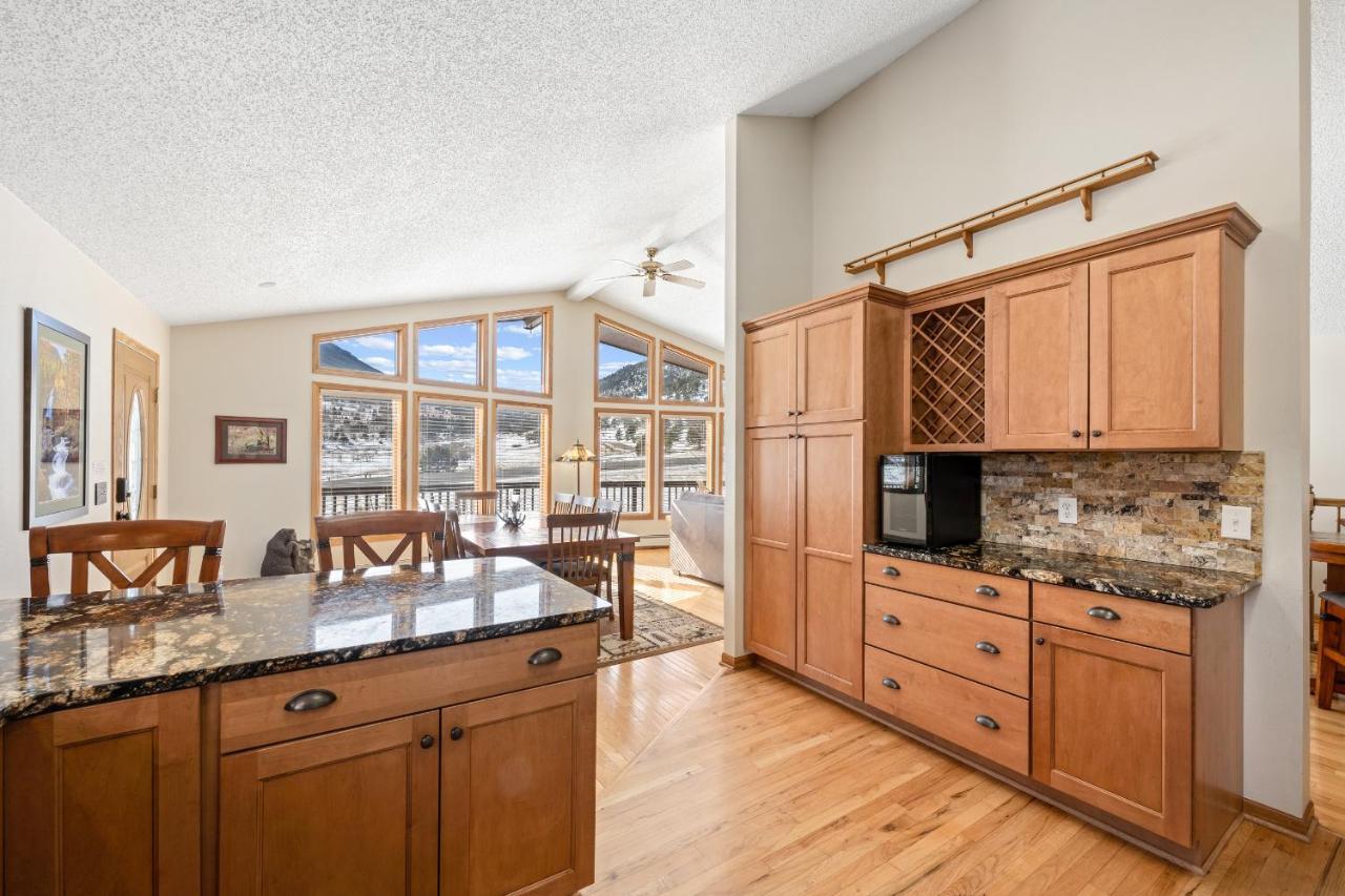 Lily Mountain Lodge - Amazing Mountains Views, Private Hot Tub, Great Location Эстес Парк Экстерьер фото